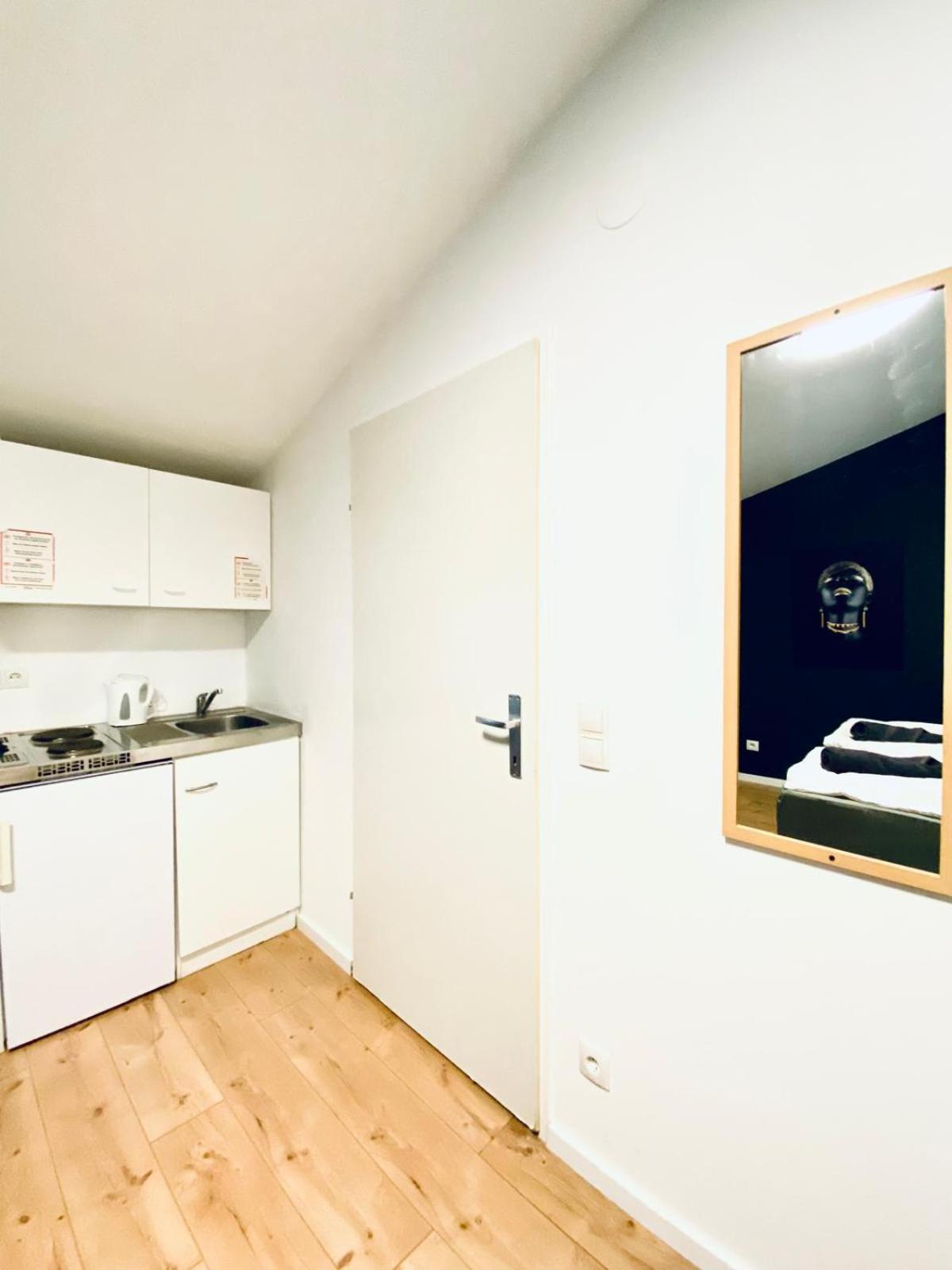 8 Fully Equipped Studio Shared Apt W Terrace Margareten Viena Exterior foto