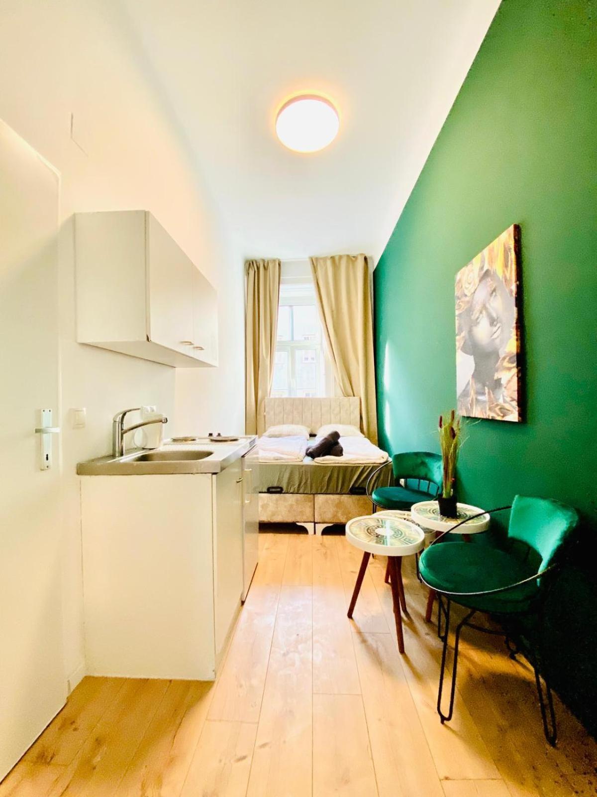 8 Fully Equipped Studio Shared Apt W Terrace Margareten Viena Exterior foto