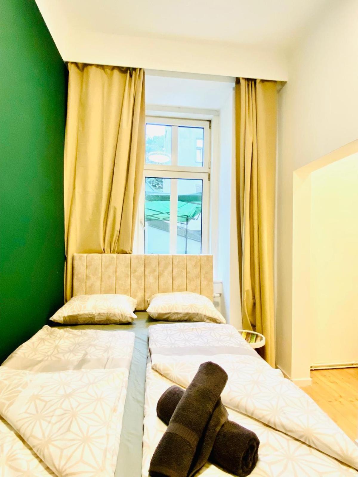 8 Fully Equipped Studio Shared Apt W Terrace Margareten Viena Exterior foto