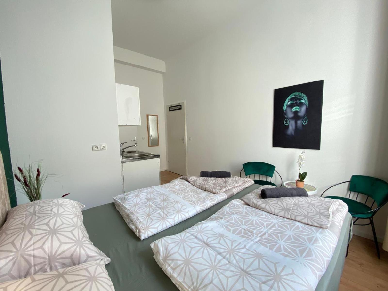 8 Fully Equipped Studio Shared Apt W Terrace Margareten Viena Exterior foto