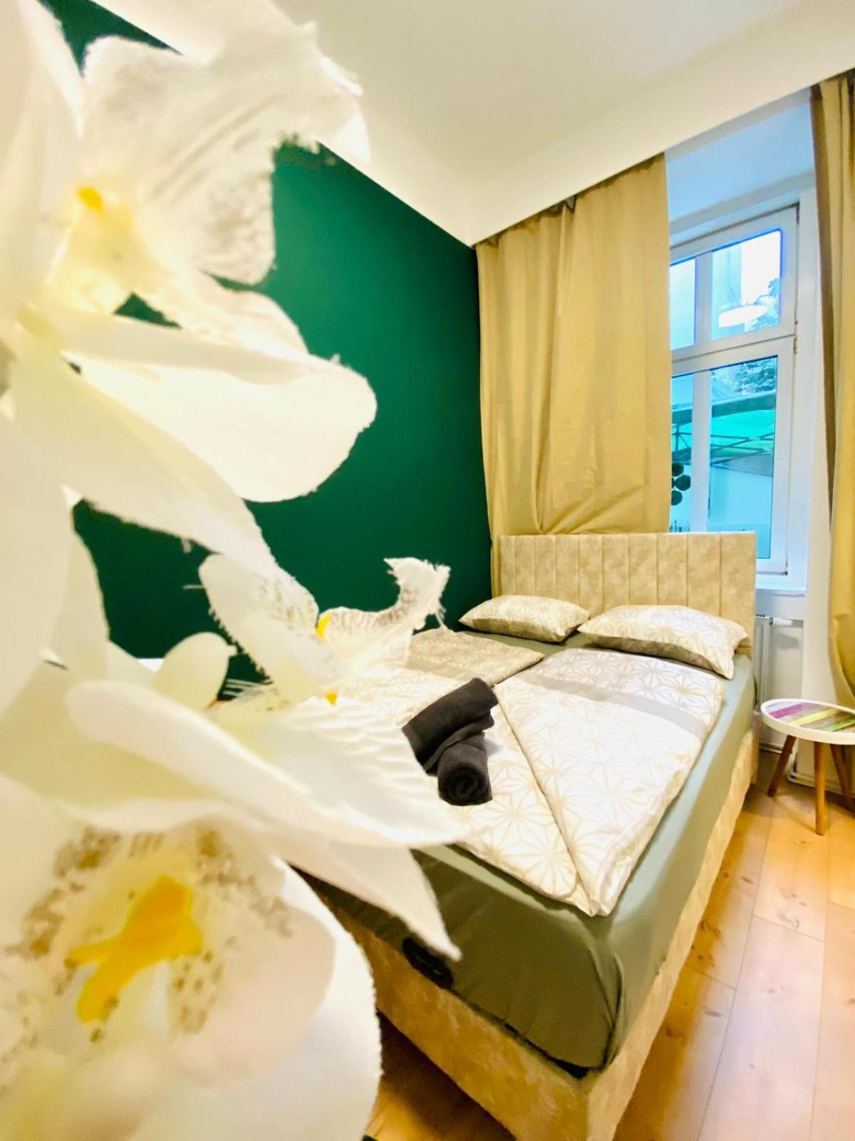 8 Fully Equipped Studio Shared Apt W Terrace Margareten Viena Exterior foto