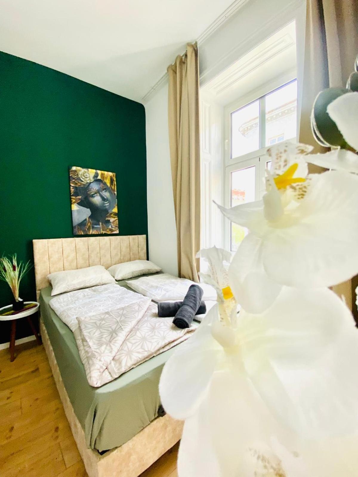 8 Fully Equipped Studio Shared Apt W Terrace Margareten Viena Exterior foto