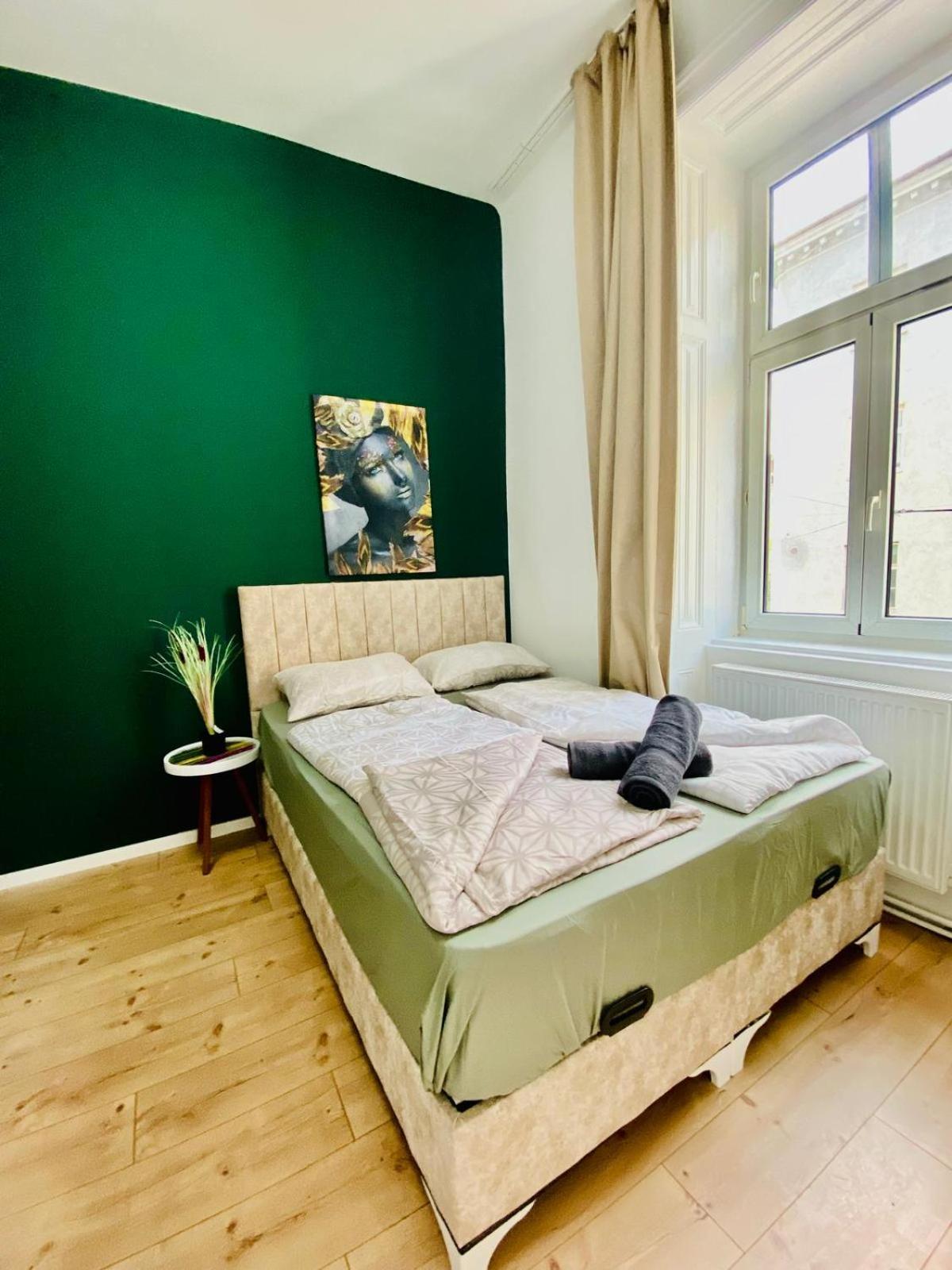 8 Fully Equipped Studio Shared Apt W Terrace Margareten Viena Exterior foto