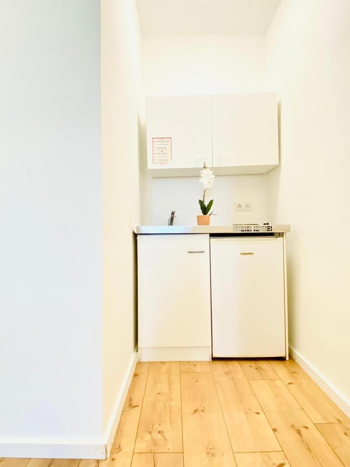 8 Fully Equipped Studio Shared Apt W Terrace Margareten Viena Exterior foto