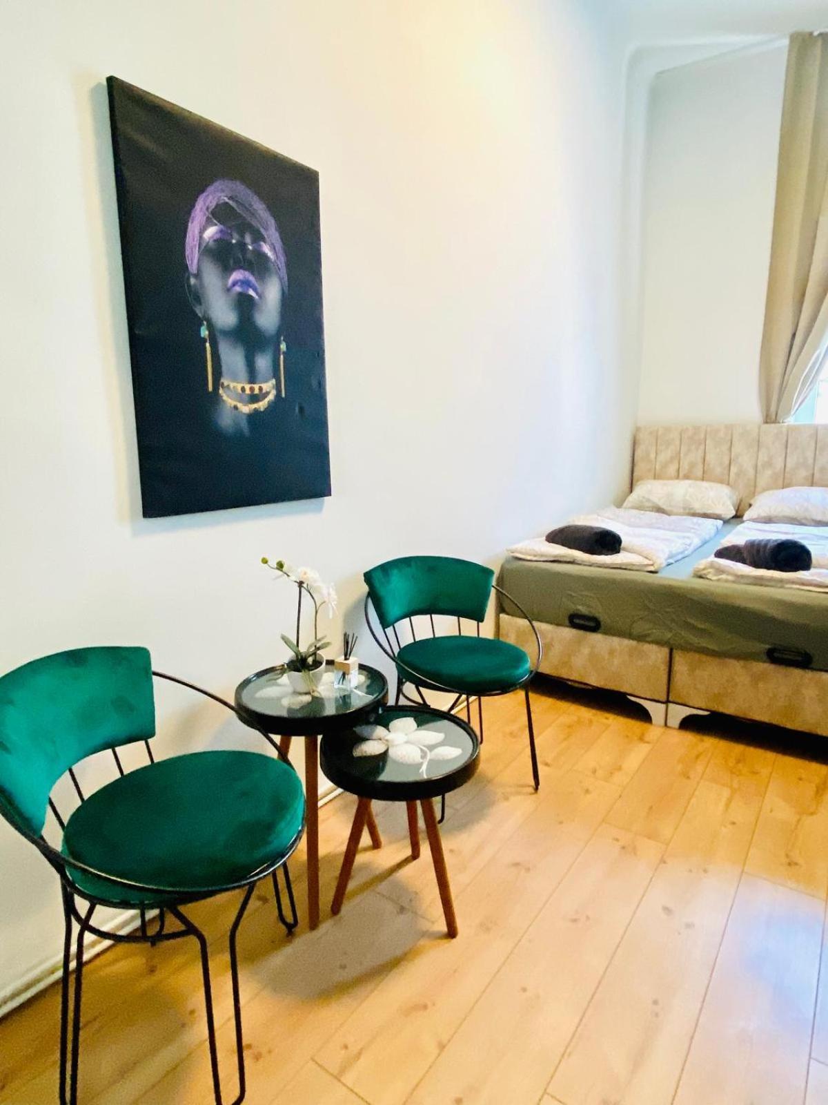 8 Fully Equipped Studio Shared Apt W Terrace Margareten Viena Exterior foto