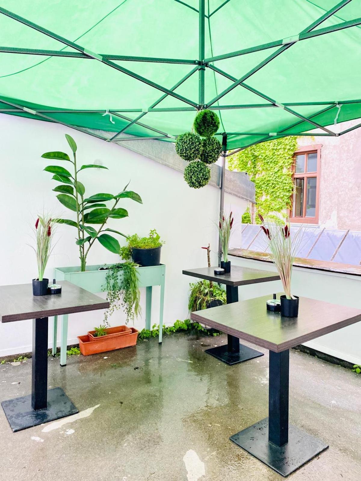8 Fully Equipped Studio Shared Apt W Terrace Margareten Viena Exterior foto